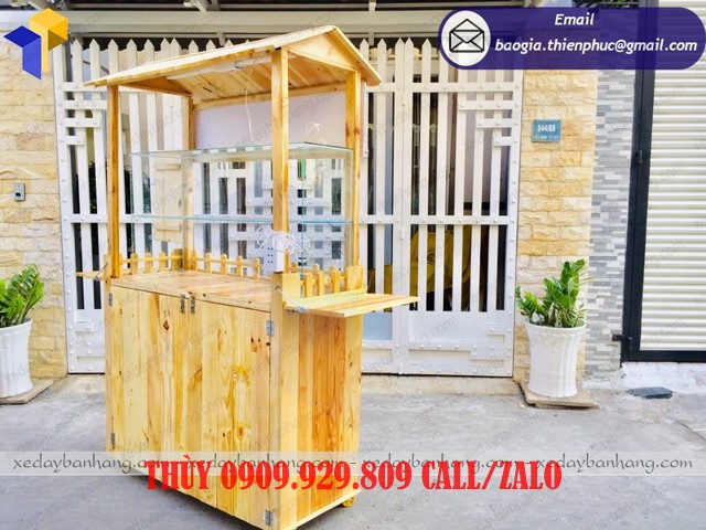 xe gỗ bán sinh tố nước ép