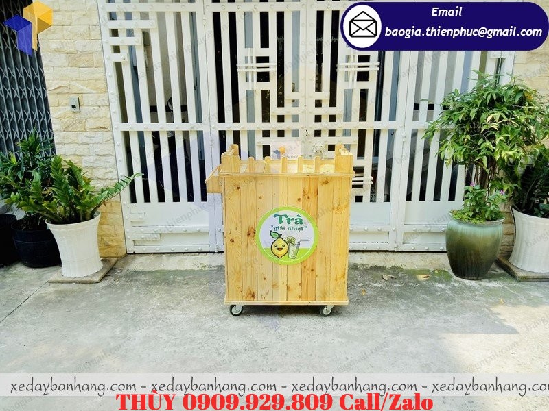 tủ gỗ bán trà chanh