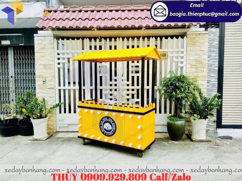 tủ gỗ bán trà sữa lưu động