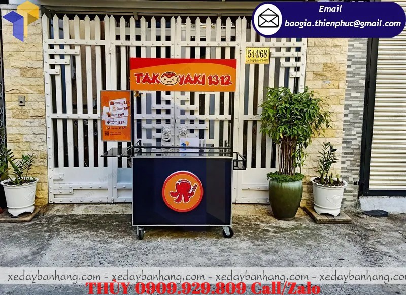 xe bán bánh bạch tuộc nhỏ gọn đường phố